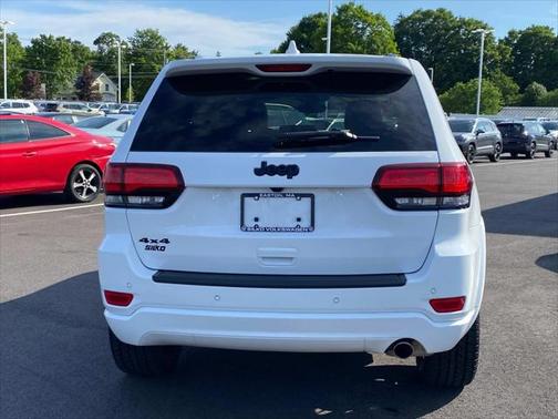 2022 Jeep Grand Cherokee Laredo