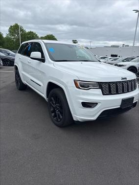 2022 Jeep Grand Cherokee Laredo