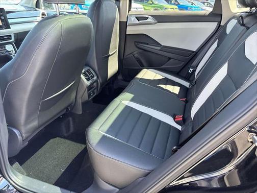 2025 Volkswagen Taos 1.5T SEL