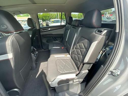 2025 Volkswagen Atlas 2.0T Peak Edition