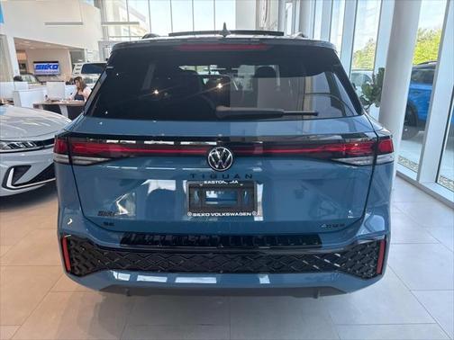 2025 Volkswagen Tiguan 2.0T SE R-Line Black 4MOTION