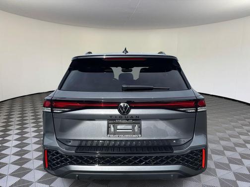 2025 Volkswagen Tiguan 2.0T SE R-Line Black 4MOTION