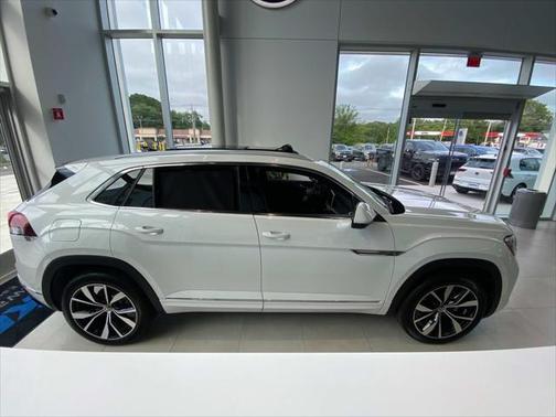 2025 Volkswagen Atlas Cross Sport 2.0T SEL Premium