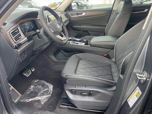 2025 Volkswagen Atlas Cross Sport 2.0T SEL Premium