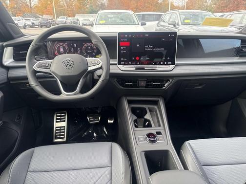 2026 Volkswagen Tiguan 2.0T SE R-Line Black 4MOTION