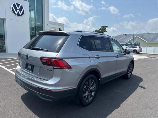 2024 Volkswagen Tiguan 2.0T SE 4MOTION