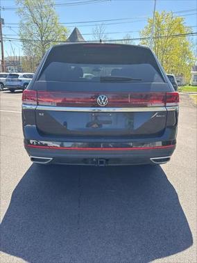 2025 Volkswagen Atlas 2.0T SE w/Technology 4MOTION