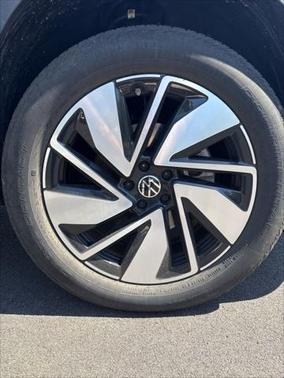 2025 Volkswagen Atlas 2.0T SE w/Technology 4MOTION