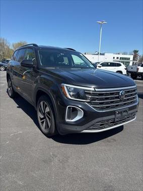 2025 Volkswagen Atlas 2.0T SE w/Technology 4MOTION