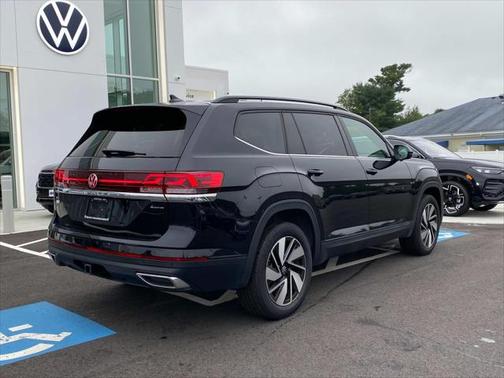2025 Volkswagen Atlas 2.0T SE w/Technology 4MOTION