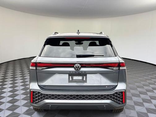 2025 Volkswagen Tiguan 2.0T SE R-Line Black 4MOTION