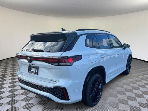 2026 Volkswagen Tiguan 2.0T SE R-Line Black 4MOTION