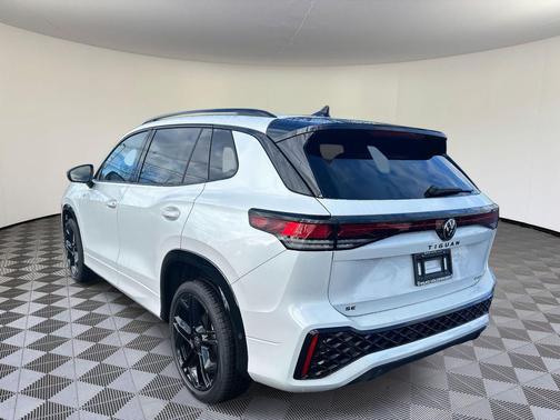 2026 Volkswagen Tiguan 2.0T SE R-Line Black 4MOTION