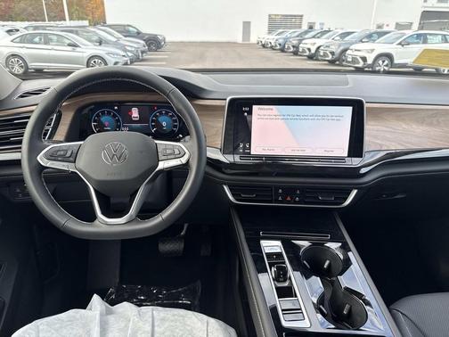 2026 Volkswagen Atlas 2.0T SE w/Technology 4MOTION