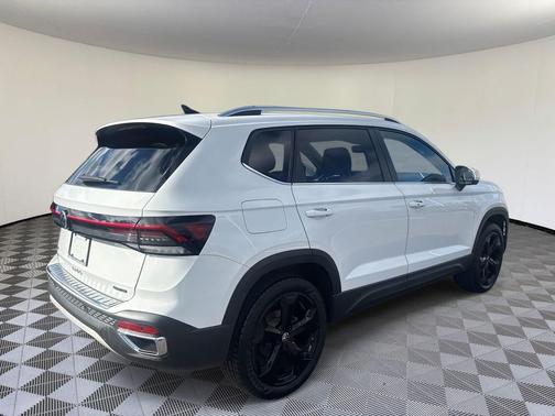 2025 Volkswagen Taos 1.5T SEL