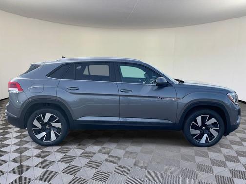 2025 Volkswagen Atlas Cross Sport 2.0T SE w/Technology 4MOTION