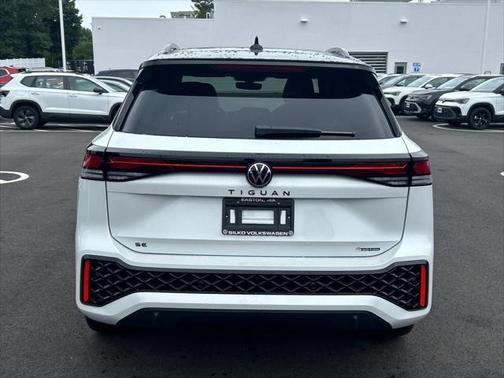 2025 Volkswagen Tiguan 2.0T SE R-Line Black 4MOTION
