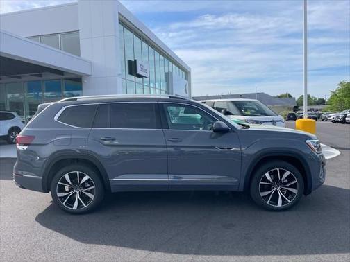 2025 Volkswagen Atlas 2.0T SEL Premium R-Line 4MOTION