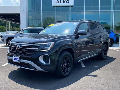 2025 Volkswagen Atlas 2.0T Peak Edition