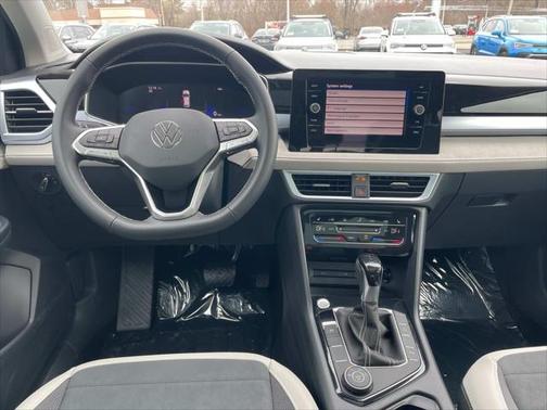 2025 Volkswagen Taos 1.5T SE