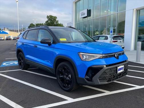 2025 Volkswagen Taos 1.5T SE Black
