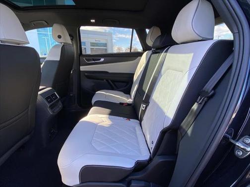 2025 Volkswagen Atlas Cross Sport 2.0T SEL Premium