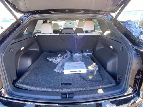 2025 Volkswagen Atlas Cross Sport 2.0T SEL Premium