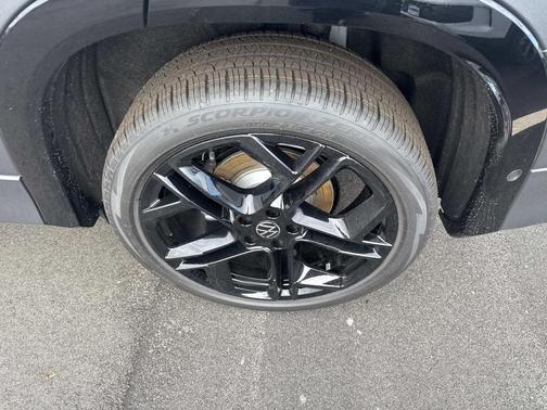 2026 Volkswagen Tiguan 2.0T SE R-Line Black 4MOTION