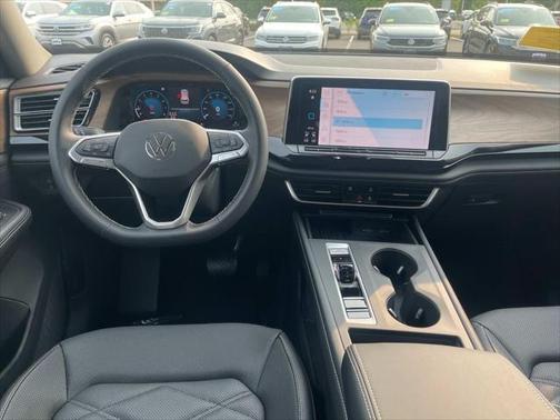 2025 Volkswagen Atlas 2.0T SE