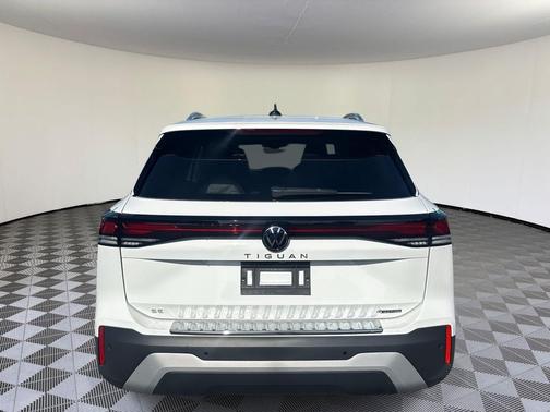 2025 Volkswagen Tiguan 2.0T SE 4MOTION