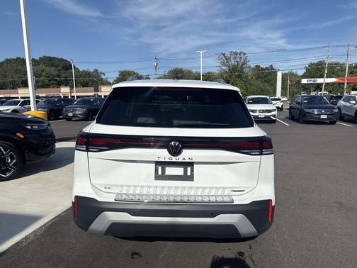 2025 Volkswagen Tiguan 2.0T SE 4MOTION