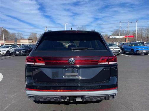 2025 Volkswagen Atlas 2.0T Peak Edition