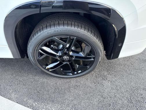 2025 Volkswagen Tiguan 2.0T SE R-Line Black 4MOTION