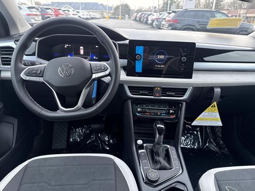 2026 Volkswagen Taos SE