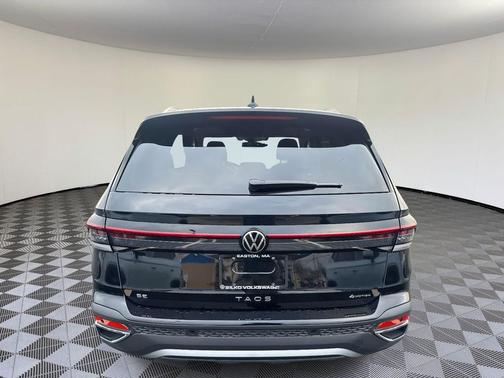 2026 Volkswagen Taos SE