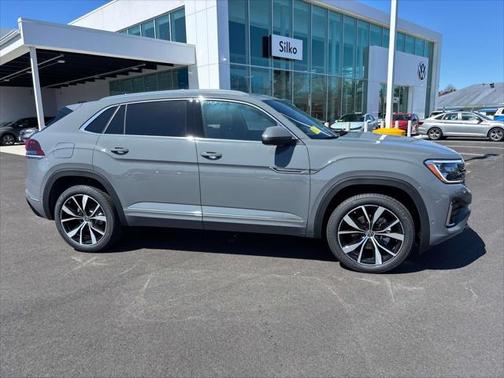 2025 Volkswagen Atlas Cross Sport 2.0T SEL Premium
