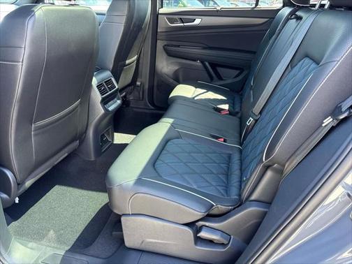 2025 Volkswagen Atlas Cross Sport 2.0T SEL Premium