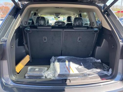 2025 Volkswagen Atlas 2.0T SE w/Technology 4MOTION