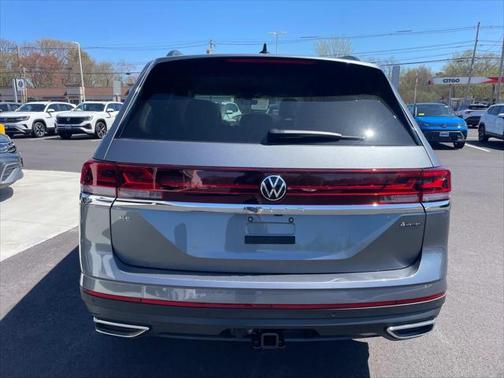 2025 Volkswagen Atlas 2.0T SE w/Technology 4MOTION