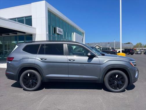 2025 Volkswagen Atlas 2.0T SE w/Technology 4MOTION