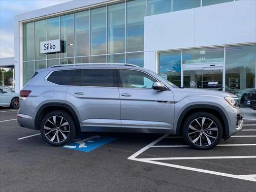 2025 Volkswagen Atlas 2.0T SEL Premium R-Line 4MOTION