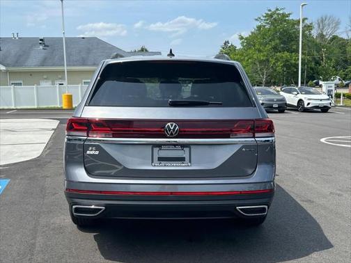 2025 Volkswagen Atlas 2.0T SE