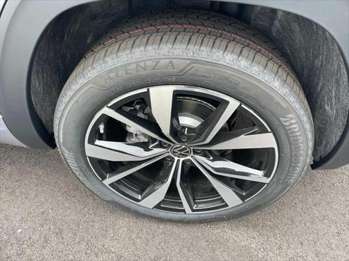2025 Volkswagen Atlas 2.0T SEL Premium R-Line 4MOTION