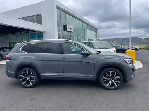 2025 Volkswagen Atlas 2.0T SEL Premium R-Line 4MOTION