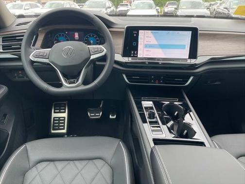 2025 Volkswagen Atlas 2.0T SEL Premium R-Line 4MOTION
