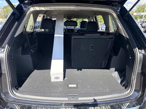 2025 Volkswagen Atlas 2.0T SE