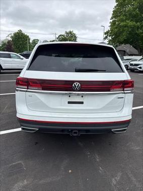 2025 Volkswagen Atlas 2.0T SE w/Technology 4MOTION