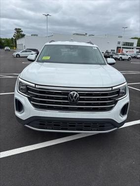 2025 Volkswagen Atlas 2.0T SE w/Technology 4MOTION