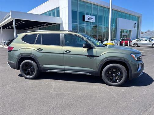 2025 Volkswagen Atlas 2.0T Peak Edition