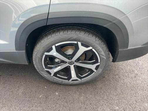2025 Volkswagen Taos 1.5T SEL